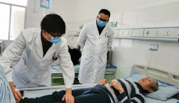 我院专家组到乐业县开展多学科联合巡讲工作暨健康扶贫义诊活动