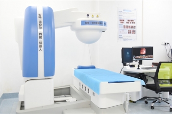 广西第一台磁控胶囊胃镜机器人